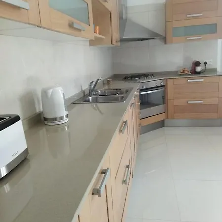 Centrally Located Bugibba - Seaside Comfort *
