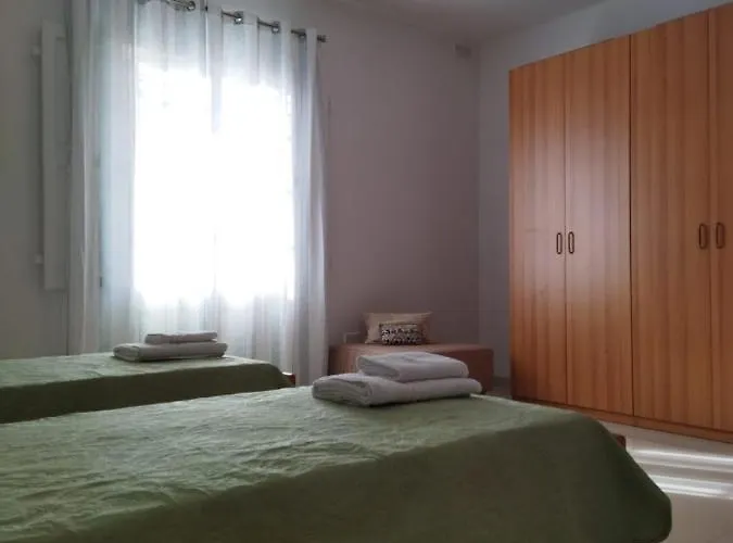 Centrally Located Bugibba - Seaside Comfort セント・ポールズ・ベイ