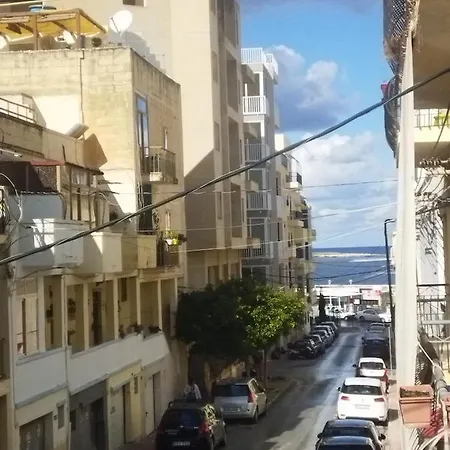 Apartment Centrally Located Bugibba - Seaside Comfort *