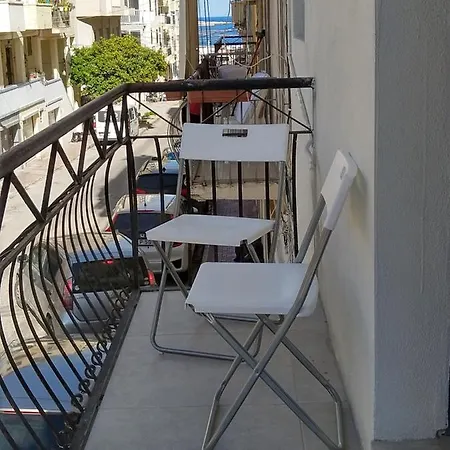Centrally Located Bugibba - Seaside Comfort Apartment